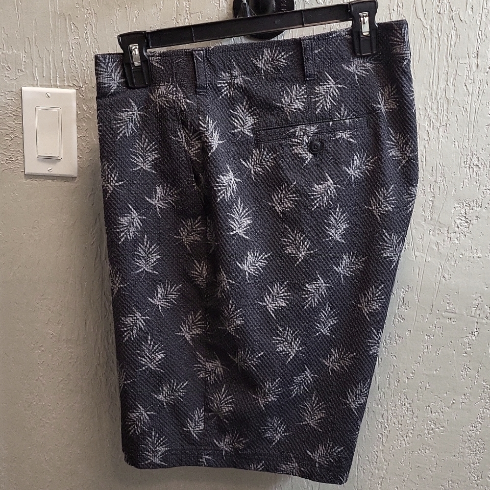Ben Hogan Textured Golf Shorts with Palms